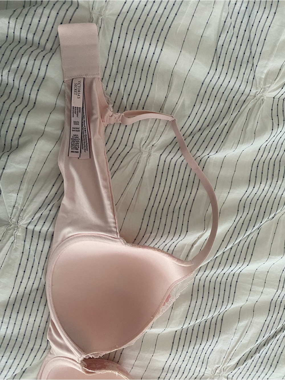 Victoria's Secret Pink Floral Lace Underwire Bra Body by Victoria - Picture 3 of 9